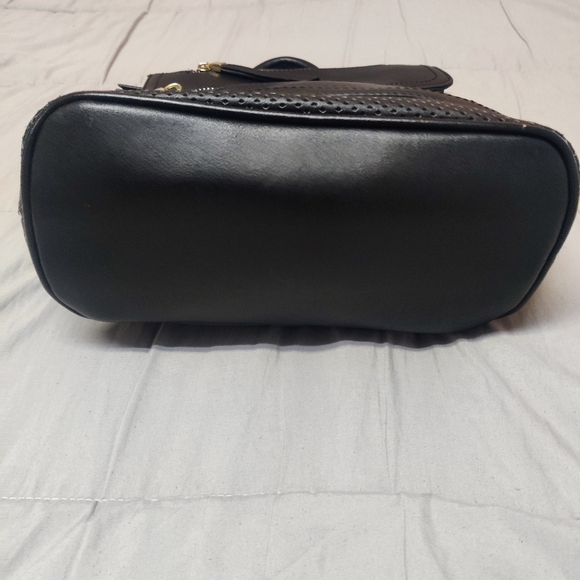 Girlish Black Leather Bag - Picture 4 of 7